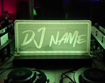 Enseigne nominative DJ personnalisée, cadeau DJ personnalisé, création de logo DJ, lumières DJ, enseigne musicale, décoration de chambre dj, enseigne néon personnalisée DJ, cadeau de Noël