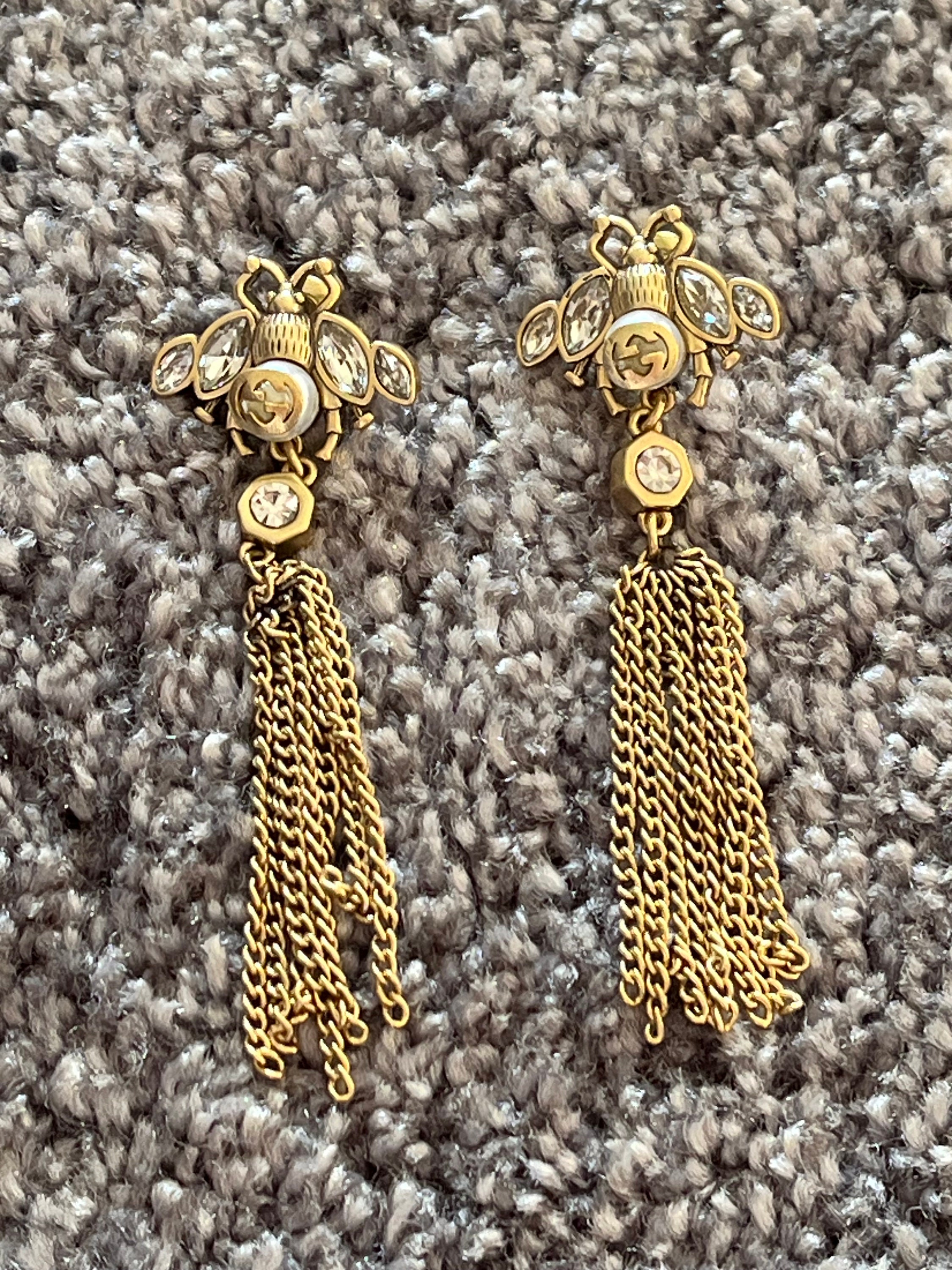 Vintage CHANEL golden turn lock CC and dangle pearl earrings. Very classic  and popular jewelry. Coco mark earrings. 050406m1