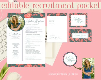 Könnte beinhalten: Ein Rekrutierungspaket mit einem floralen Design in Grün- und Rosatönen. Das Paket enthält einen Lebenslauf, eine Visitenkarte und einen Aufkleber mit dem Namen "Maddie Buglous".