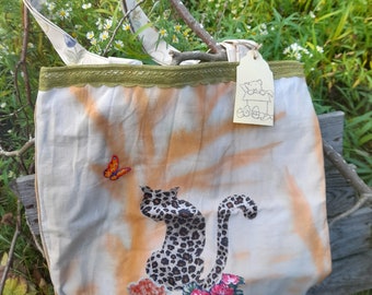 Upcycling bag with cat and flowers, application cat, flowers, butterfly