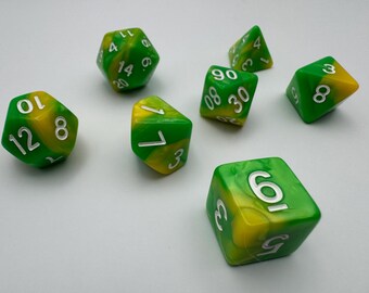 Juego de dados de plástico de duende con remolinos verdes y amarillos / Juego de regalo de 7 piezas / Pathfinder, DnD, TTRPG, regalo de Navidad, dados verdes, dados verdes y amarillos
