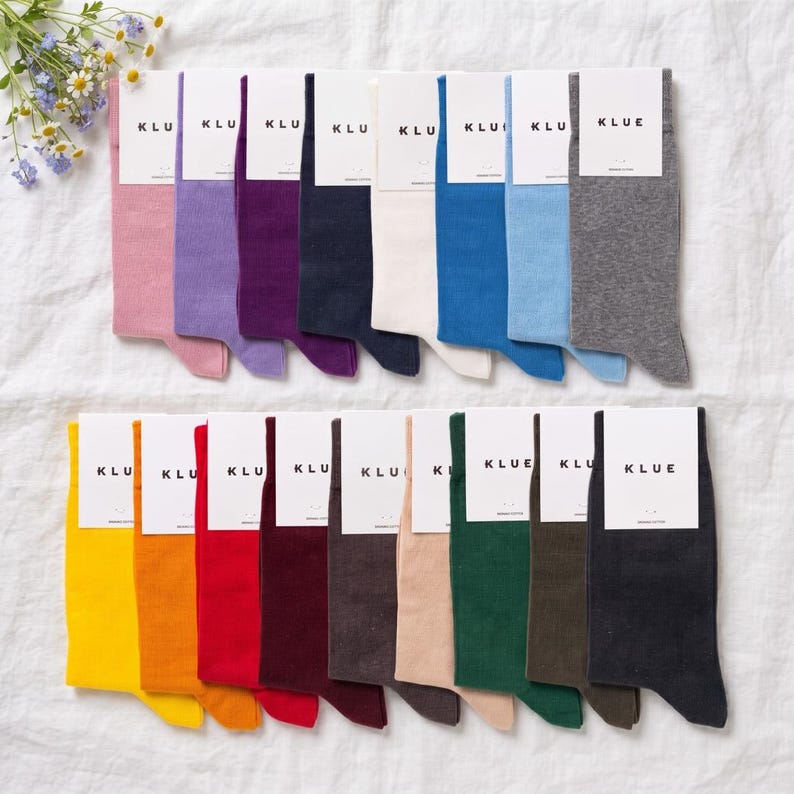 Bunte, einfarbige Socken aus Bio-Baumwolle, weich und atmungsaktiv – Geschenkidee und modisches Accessoire Bild 1