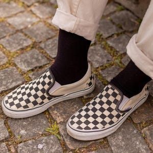 Bunte, einfarbige Socken aus Bio-Baumwolle, weich und atmungsaktiv – Geschenkidee und modisches Accessoire Bild 2