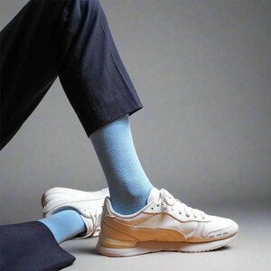 Bunte, einfarbige Socken aus Bio-Baumwolle, weich und atmungsaktiv – Geschenkidee und modisches Accessoire Bild 15
