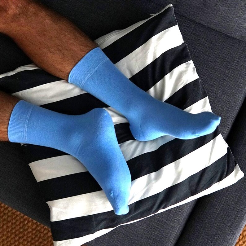 Bunte, einfarbige Socken aus Bio-Baumwolle, weich und atmungsaktiv – Geschenkidee und modisches Accessoire Bild 9