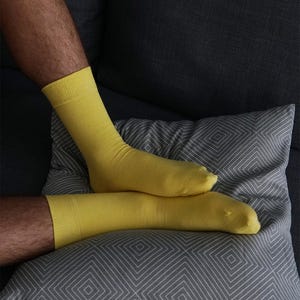 Bunte, einfarbige Socken aus Bio-Baumwolle, weich und atmungsaktiv – Geschenkidee und modisches Accessoire Bild 5