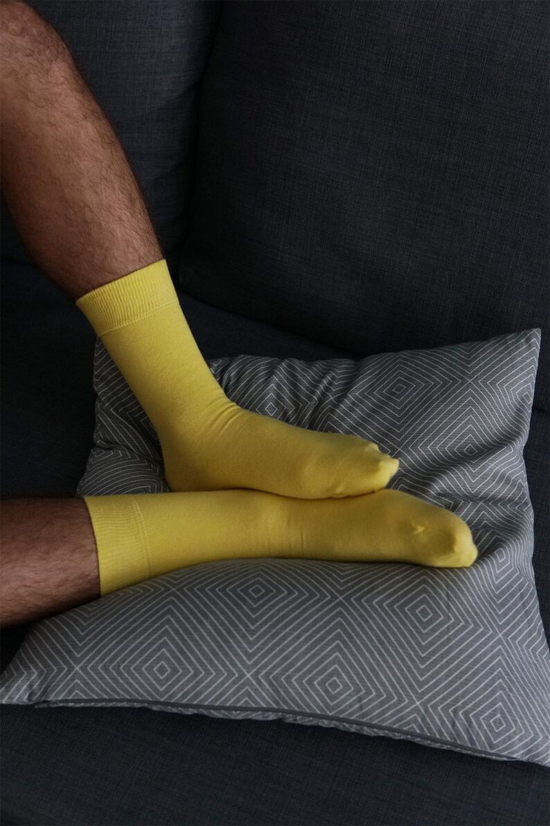 Bunte, einfarbige Socken aus Bio-Baumwolle, weich und atmungsaktiv – Geschenkidee und modisches Accessoire Bild 5
