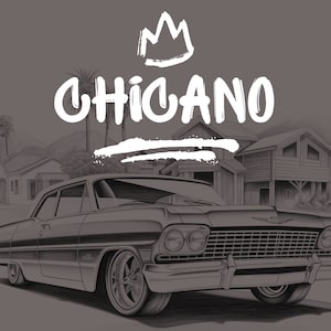 Może przedstawiać: Czarno-biała ilustracja klasycznego samochodu z koroną i napisem "CHICANO" nad nim. Samochód stoi przed rzędem domów z palmami.