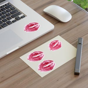 Roter Lippenstift Aufkleber Blatt, 4 Kiss Mark Vinyl-freie Aufkleber, Makeup Liebhaber Geschenk, freche Journal Aufkleber, Eco Kiss Design für Planer, Scrapbook