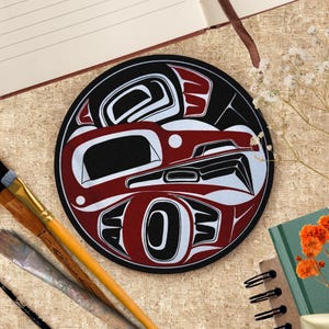 Posavasos de corcho con tótem de cuervo: símbolo solar indígena, decoración de cocina bohemia