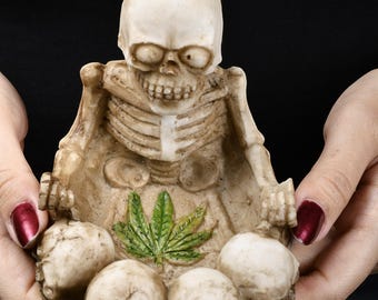 Rasta Skull Resin Ashtray – Handmade Decorative Cigar Accessory