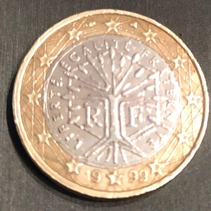 1 euro coin France 1999 with a rare mistake