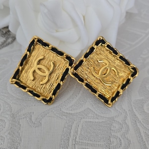 Chanel Vintage Clips - Black and gold earrings