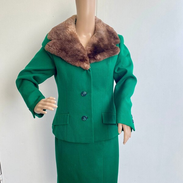 Mint Ladies Fur Collar Green 2 piece skirt Suit 1960s-Medium