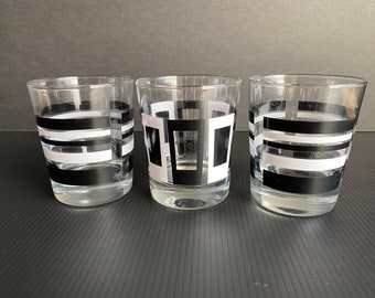 Excellent 1970s Geometric black & white high ball glasses