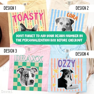 Peut inclure: Quatre t-shirts avec des portraits de chiens et des noms. Le design 1 est jaune &agrave; rayures avec le nom TOASTY. Le design 2 est cr&egrave;me &agrave; rayures bleues avec le nom CORA. Le design 3 est rose &agrave; damier vert avec DRAXX. Le design 4 est bleu &agrave; rayures avec OZZY.