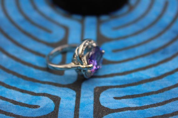 Faceted sterling silver amethyst dinner ring - image 3