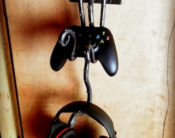 Solid Steel Kraken Tentacle PS5 and Xbox Controller and Headphone Wall Stand