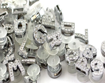 Klomphangers met strassletters en -cijfers - Designer hangers van imitatie diamanten en kristal van metaal - Verkrijgbaar in zilver, roségoud en goud.
