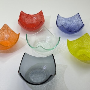 Modern Fused Glass Bowl. Glass Bowl, Minimalist Glass Dinnerware, Fruit bowl, salad bowl, clear glass bowl, glass tableware, Gifts for Mom