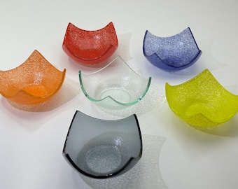 Modern Fused Glass Bowl. Glass Bowl, Minimalist Glass Dinnerware, Fruit bowl, salad bowl, clear glass bowl, glass tableware, Gifts for Mom