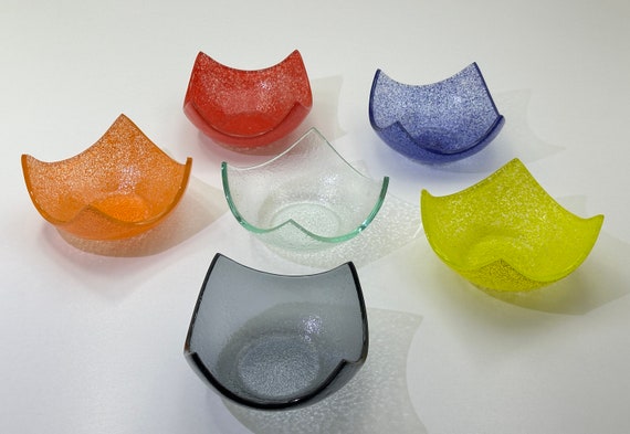 Modern Fused Glass Bowl. Glass Bowl, Minimalist Glass Dinnerware, Fruit bowl, salad bowl, clear glass bowl, glass tableware, Gifts for Mom