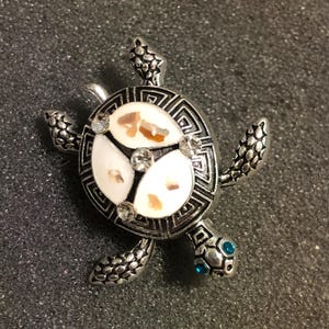 Silver-Tone Sea Turtle Tortoise Brooch