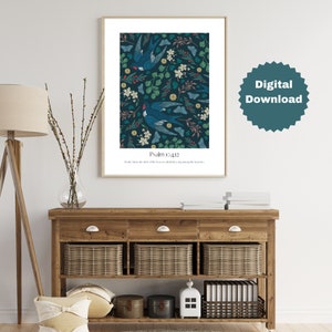 Op de afbeelding: Een digitale download van een afdrukbare kunstprint met een blauw en groen bloemenpatroon met twee blauwe vogels en de tekst "Psalm 104:12" en "Zie, dan de vogels van de hemel; zij zingen tussen de takken."