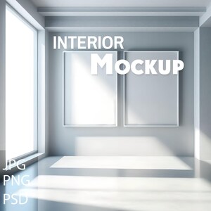 Könnte beinhalten: Ein Mockup eines weißen Innenraums mit zwei großen weißen Rahmen an der Wand. Die Rahmen sind leer und bereit für Ihr Design. Der Text "INTERIOR MOCKUP" wird über den Rahmen angezeigt.