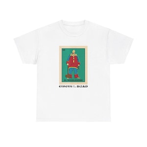Camiseta unisex de algodón grueso con la tarjeta de lotería Noodledome del Circo de los Muertos