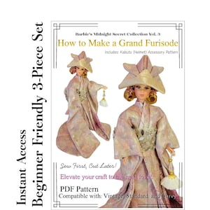 以下が含まれることがあります： ピンクとゴールドの着物と星型の帽子をかぶった人形。画像は、Kabuto（ヘルメット）アクセサリーを含む3ピースセットのPDFパターンです。画像には「How to Make a Grand Furisode」と「Sew First, Cut Later！」と書かれています。