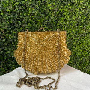 Vintage clam shell clutch - Gem