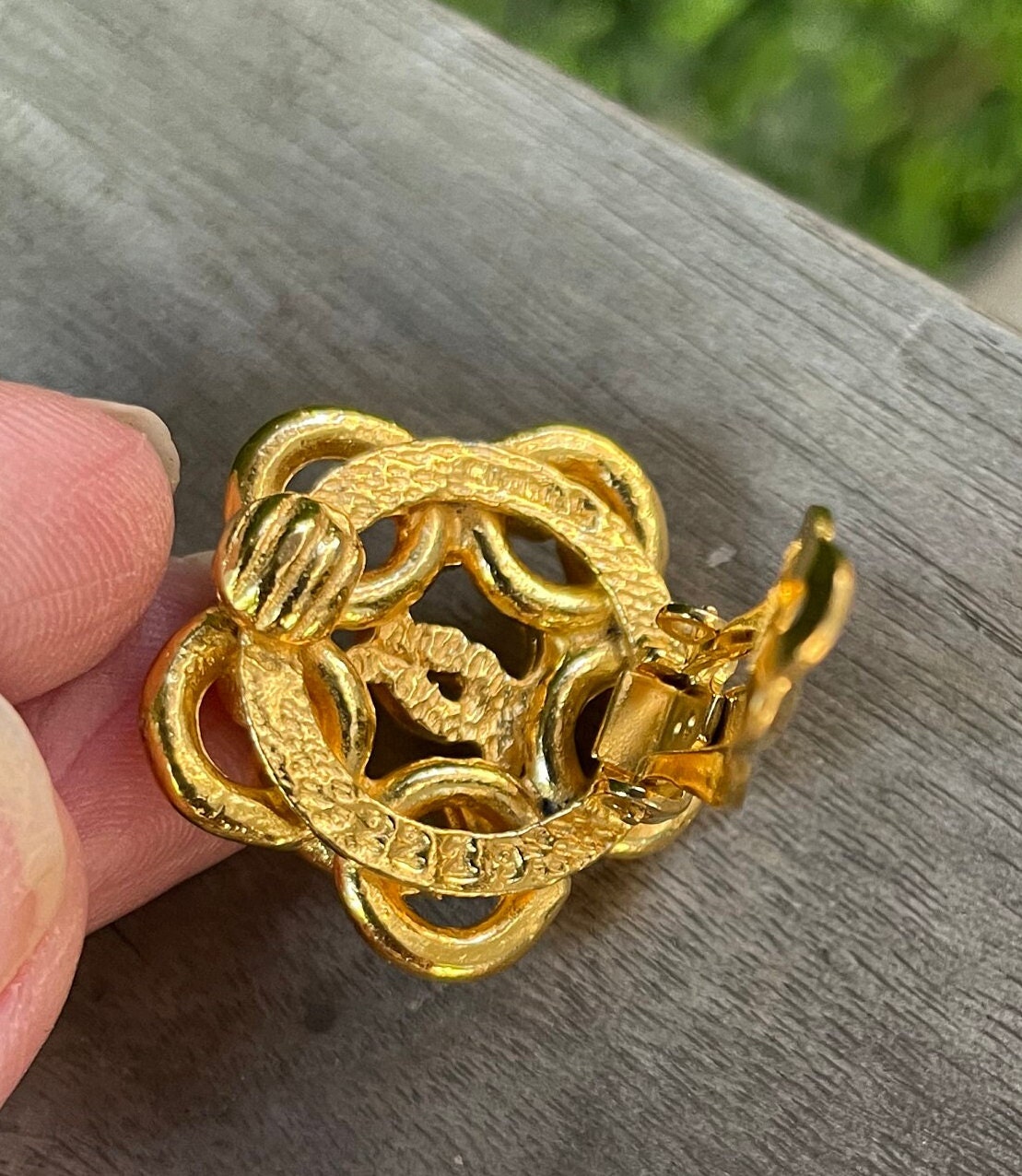 Rare 1970s Chanel Chainlink CC Logo Gold Plated Clip-on Rare 1970s Chanel Chainlink CC Logo Gold Plated Clip-on