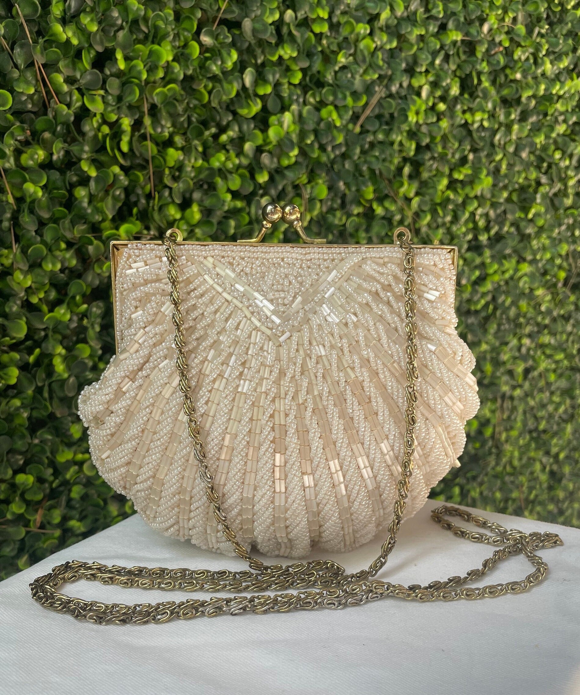 Vintage La Regale Golden Beaded Clutch Purse Clam Shell Long Chain Evening  Bag