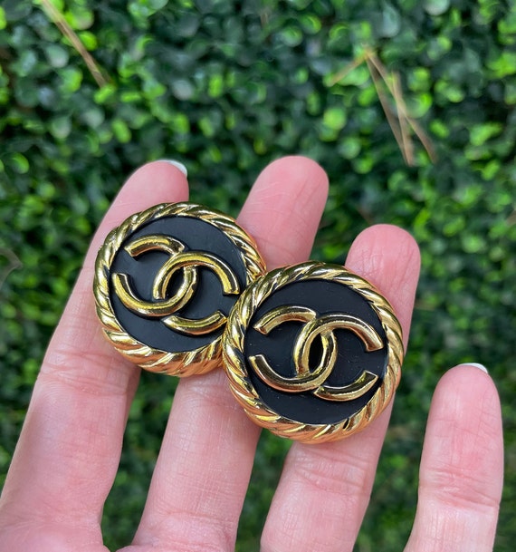 Vintage 1993 CHANEL CC Logo Disc Chain Earrings 