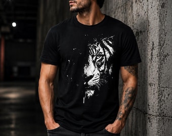 Camiseta monocromática de león, camiseta artística con estampado de medio rostro, camiseta con arte animal en blanco y negro.
