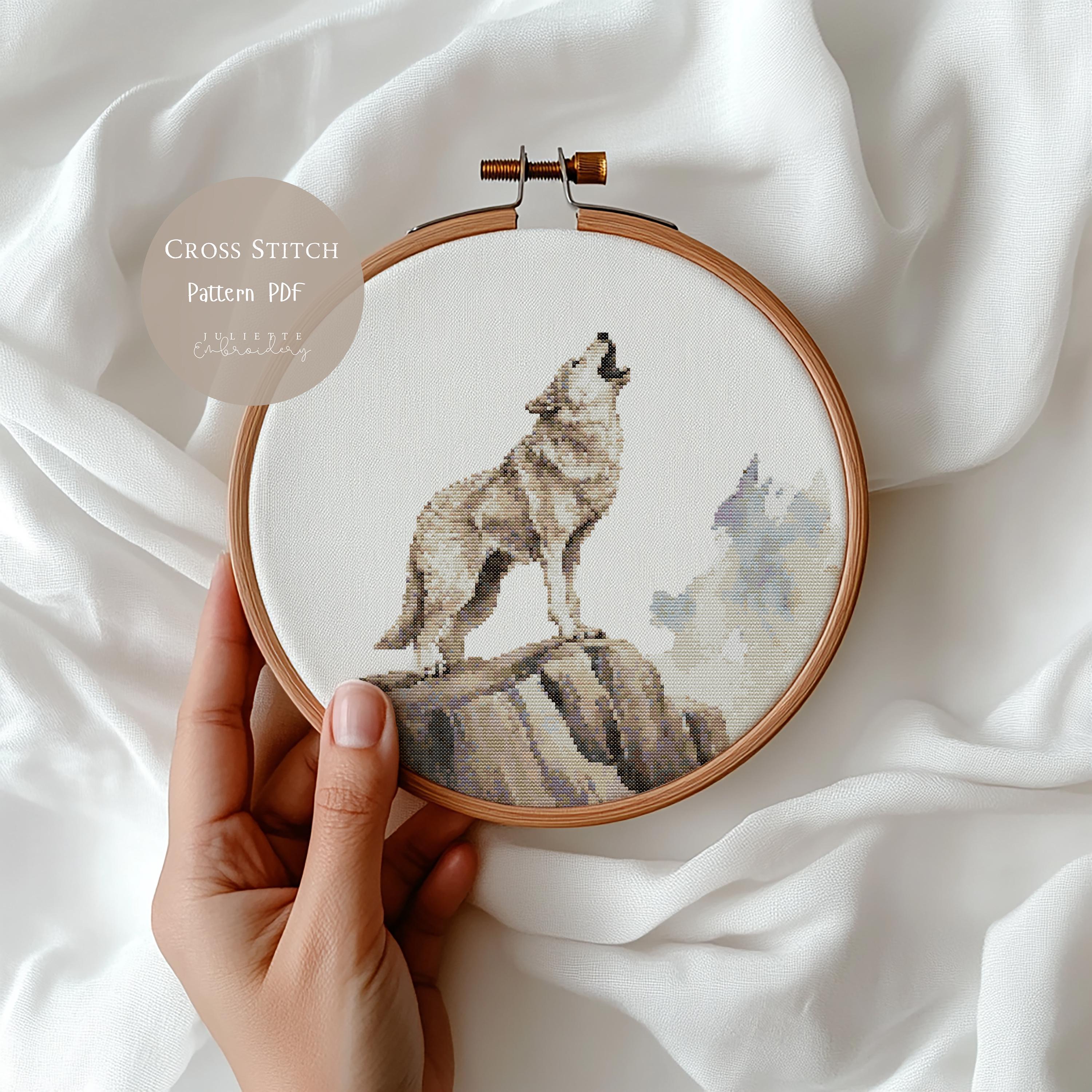 刺繍作品『ウルフドッグ』 クロスステッチパターン ウルフ | 森の野生動物の刺繍デザイン PDF