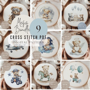 Peut inclure: Ensemble de neuf patrons numériques PDF de point de croix avec d'adorables ours en peluche dans diverses scènes. Les ours sont représentés avec des lunettes d'aviateur, dans une boule à neige, avec des ballons, sur un nuage, avec des ailes d'ange, sur un tricycle et sur un cheval à bascule. Le texte "Mega Bundle 9 CROSS STITCH PDF DIGITAL PATTERN" est également visible.
