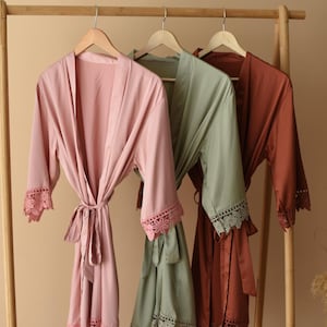 Satin Bridesmaid Proposal Robe: Bridal Party Getting Ready