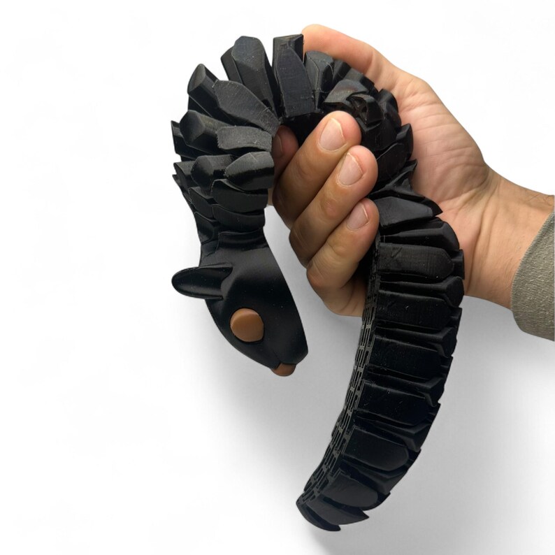 Life-Size Sensory Squirrel Fidget Toy — HyperFlexi™ Realistic Desk Toy, Quiet Stress Relief Gift (Black) bild 3