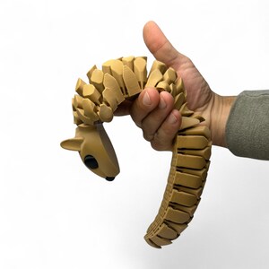 Life-Size Sensory Squirrel Fidget Toy — HyperFlexi™ Realistic Desk Toy, Quiet Stress Relief Gift (Tan) image 3