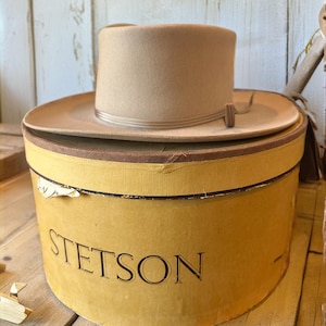 1945 Vintage Stetson Junior Cowboy Hat – Size 6 7/8 – Flat Crown – Original Box – Western Collector Hat. Under 100 surving.