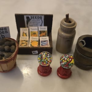 Dollhouse Miniatures