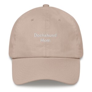 Sombrero bordado de mamá Dachshund Doxie: regalo único para amantes de los perros