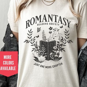 Just One More Chapter Romantasy Reader Shirt Fantasy Romance Readers Tee Gift for Book Lovers Vintage Bookworm Shirt Bookish Reading Shirt