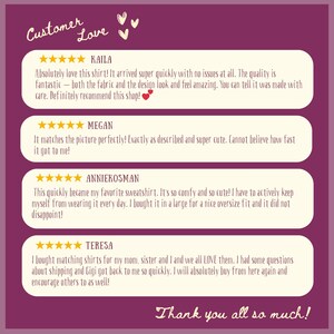 Puede incluir: Gr&aacute;fico de rese&ntilde;as de clientes sobre un fondo morado. Las rese&ntilde;as, con calificaciones por estrellas, destacan la calidad del producto, el dise&ntilde;o y el servicio al cliente. La frase "Customer Love" est&aacute; en la parte superior. El texto dice "&iexcl;Muchas gracias a todos!"