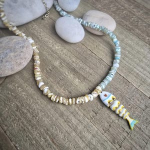 Pearl Beaded Fish Necklace, Gold Accent Beaded Jewelry, Fish Themed Accessory, Freshwater Shell Pearl Multicolor Chips Beaded Necklace