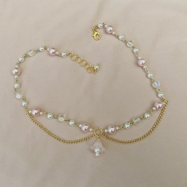 pearl and chain flower choker