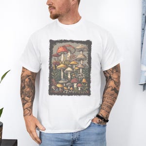 Mystisches Pilz-Tarot-Shirt | Vintage Fungi Art Tee, Pflanzlich inspiriertes okkultes T-Shirt, Naturinspiriertes Glückskartendesign Fprint 320