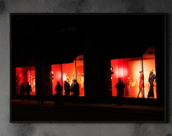 Fotografia urbana noturna impressa – Luz vermelha de Toronto, sombras da cidade (Download digital)